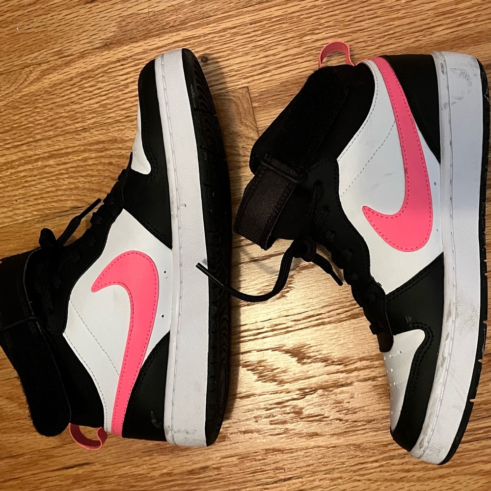 Black and pink Nike borough shoes girls